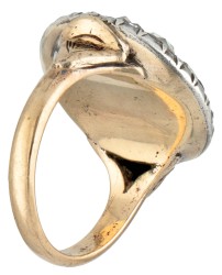 Antieke BWG 9 kt. geelgouden / sterling zilveren Georgiaanse ring bezet met roos geslepen diamanten.