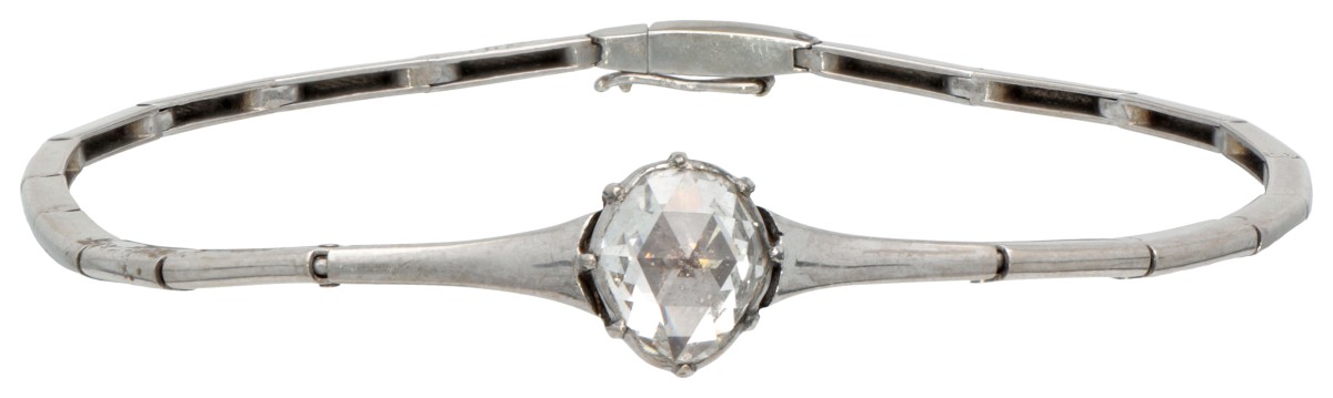 Art deco 14 kt. witgouden armband bezet met een roos geslepen diamant.