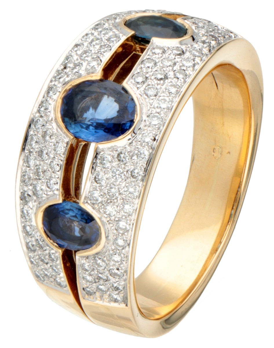 18 kt. Geelgouden ring bezet met ca. 1.24 ct. natuurlijke saffier en ca. 0.48 ct. diamant.