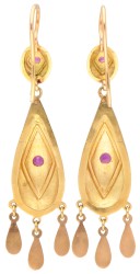 Antieke 14 kt. geelgouden oorbellen met gegraveerde matte afwerking en bezet met paars glas.