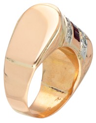 14 kt. Roségouden retro ring bezet met ca. 0.30 ct. diamant en synthetische robijn.