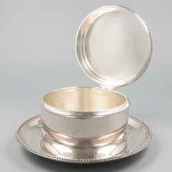 Koektrommel met onderschotel zilver.
