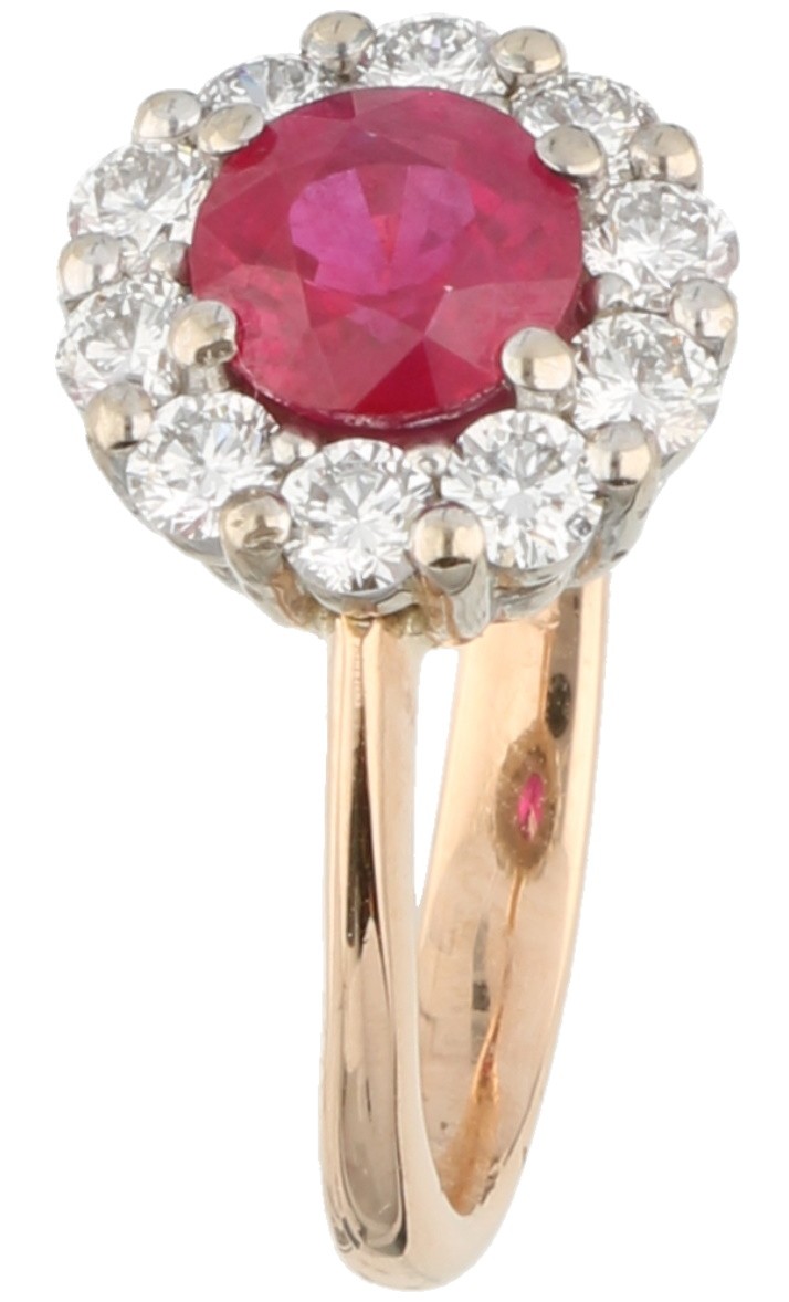 Rosegouden rozet ring, met ca. 0.50 ct. diamant en ca. 1.00 ct. natuurlijke robijn - 18 kt.