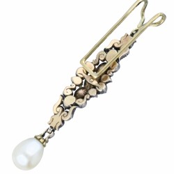 Geelgouden sjaal klem, met 21 diamanten en cultivé zoetwater parel - 14 kt. en 925/1000.