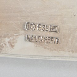 Dienblad bezet met Duitse Marken, zilver.
