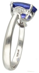 Engelse platina ring bezet met gecertificeerde deep violetish blue tanzaniet en diamant.