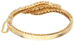 20 kt. Geelgouden bangle armband bezet met ca. 3.69 ct. champagne- en cognackleurige diamanten.