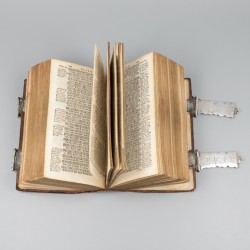 Bijbel met dubbele zilveren sloten, Robertus Smitte, Rotterdam 1780.