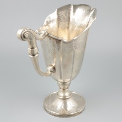 Waterkan zilver.