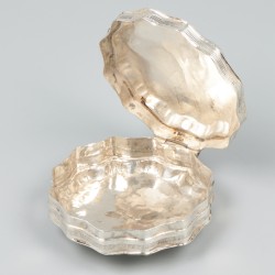 Pepermuntdoosje zilver.