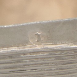 Pepermuntdoosje / speldenkussen zilver.
