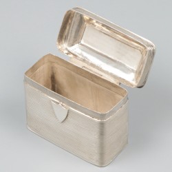 Pepermuntdoosje / speldenkussen zilver.