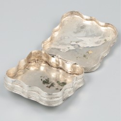 Pepermuntdoosje zilver.