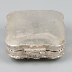 Pepermuntdoosje zilver.