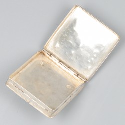 Pepermuntdoosje zilver.