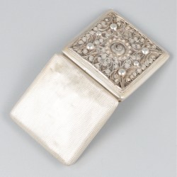 Pepermuntdoosje zilver.