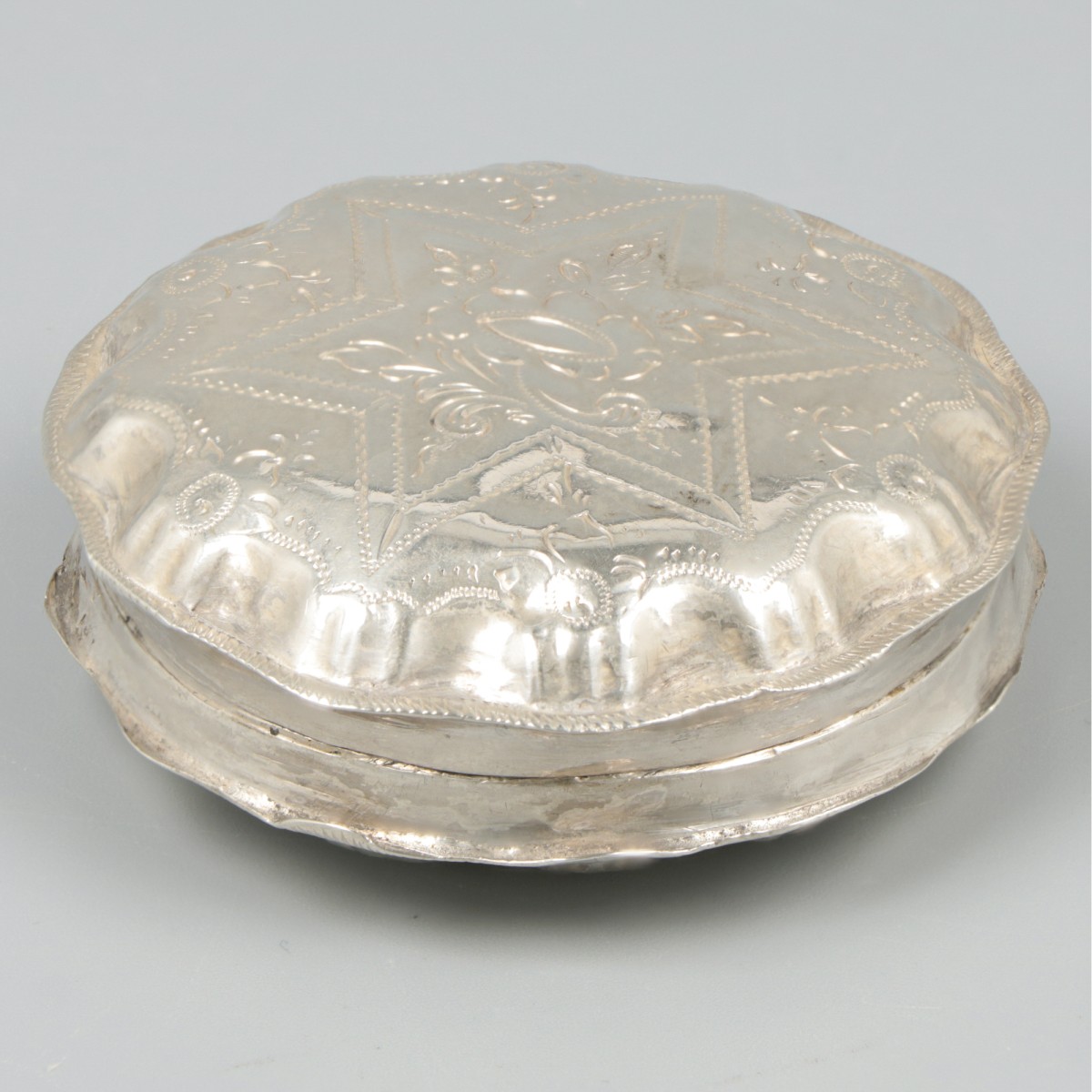 Pepermuntdoosje zilver.