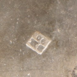 Pepermuntdoosje zilver.