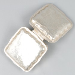 Pepermuntdoosje zilver.