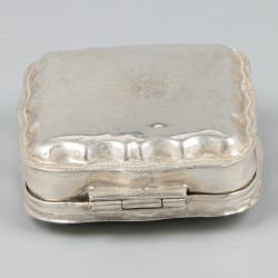 Pepermuntdoosje zilver.