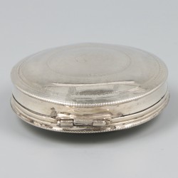 Pepermuntdoosje zilver.