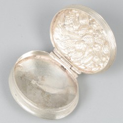 Pepermuntdoosje zilver.