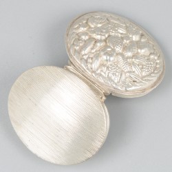 Pepermuntdoosje zilver.