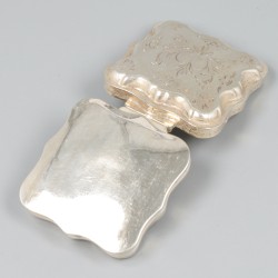 Pepermuntdoosje zilver.
