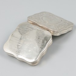 Pepermuntdoosje zilver.