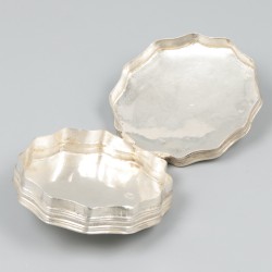Pepermuntdoosje zilver.