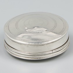 Pillendoosje (1824) zilver.