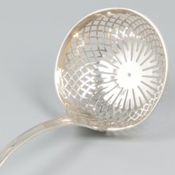 Strooilepel zilver.