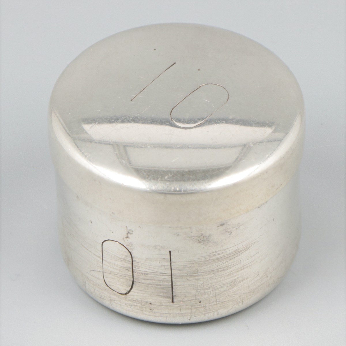 Chrismatorium / zalfdoosje zilver.