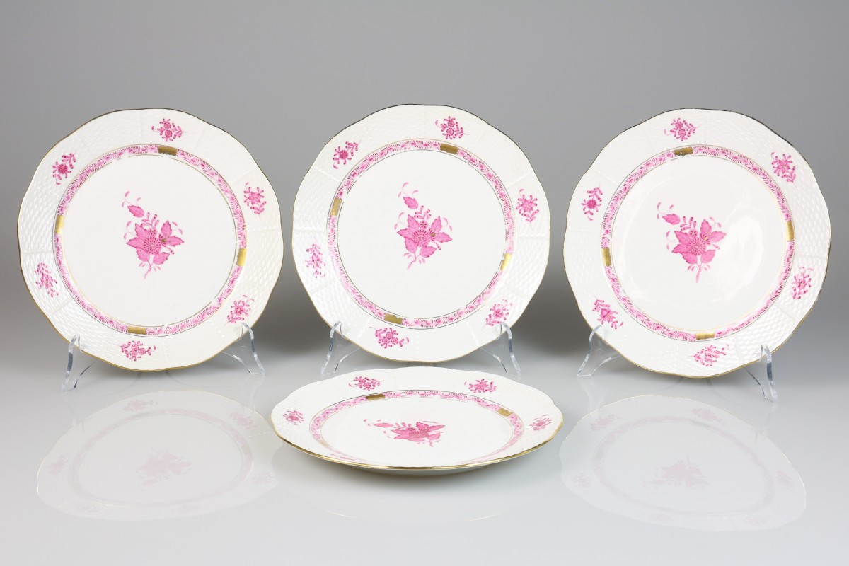 Een set van (4) porseleinen borden met Apponyi Purple decor, Herend. Hongarije, eind 20e eeuw.