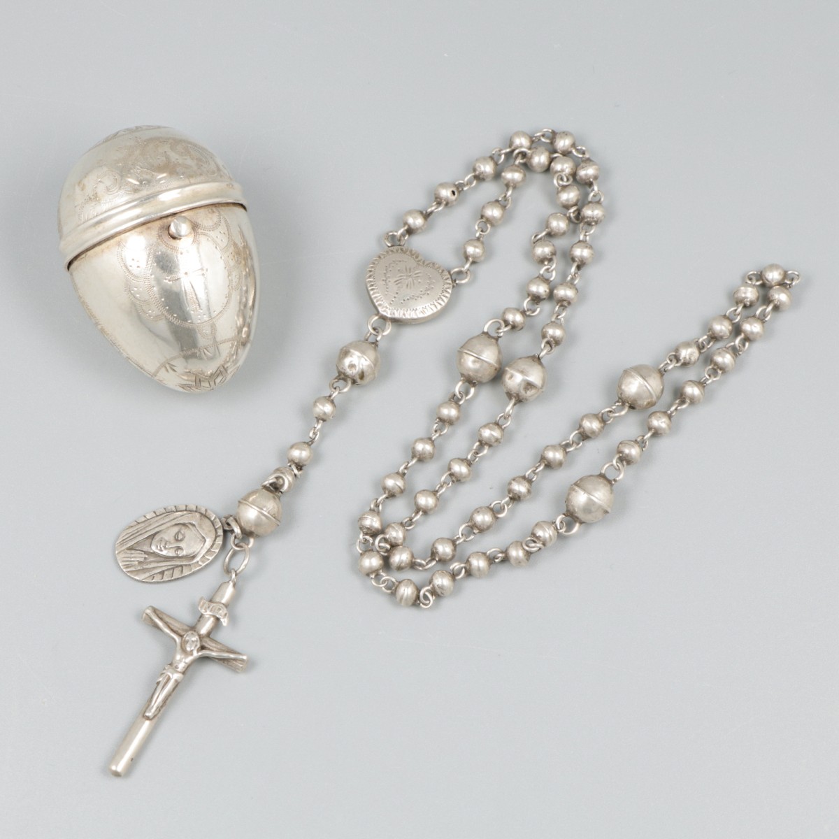 Rozenkransdoosje & rozenkrans zilver.