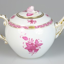 Een porseleinen theepot met Apponyi Purple decor, Herend. Hongarije, eind 20e eeuw.