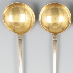 4-delig lot puddinglepels zilver.