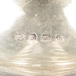 2-delige set kandelaren zilver.