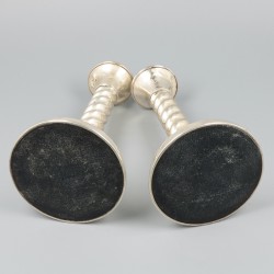 2-delige set kandelaren zilver.