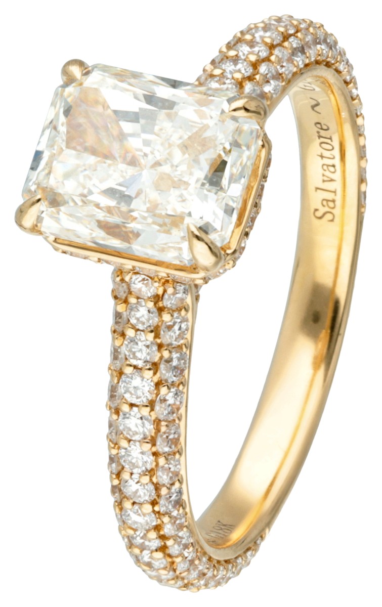 18 kt. Geelgouden shoulder ring bezet met een centrale diamant van 1.70 ct.