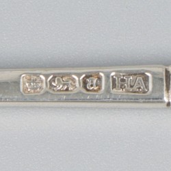 12-delige set theelepels met suikertang in origineel etui, zilver.