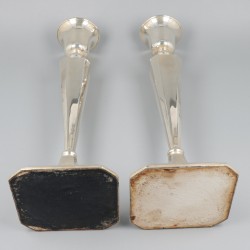 2-delige set kandelaren zilver.