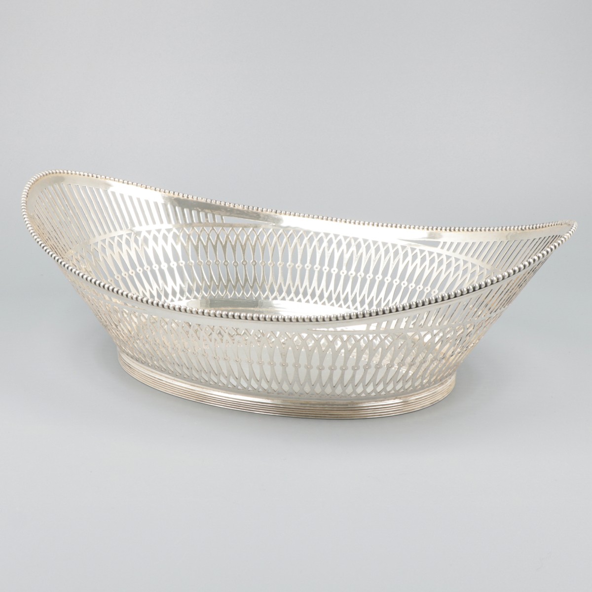 Broodmand zilver.