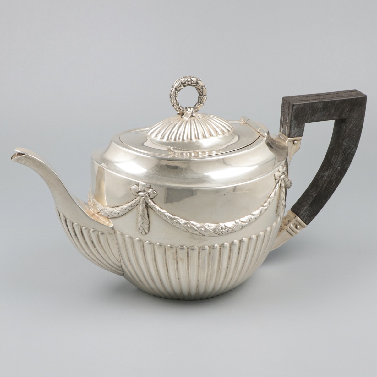 Theepot zilver.