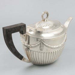 Theepot zilver.