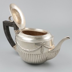 Theepot zilver.