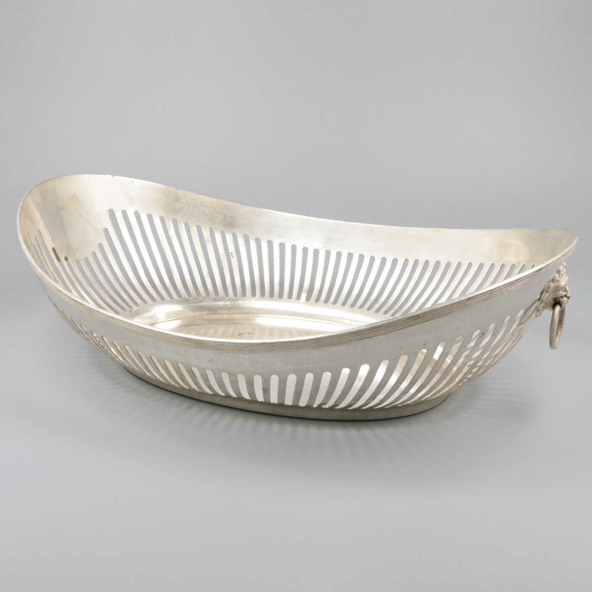 Broodmand zilver.