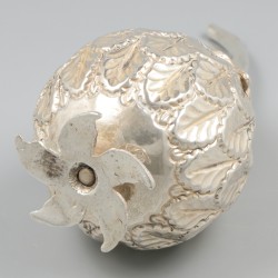 Rozenwater-sprenkelaar zilver.