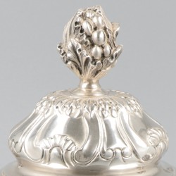 Dekselpot zilver.