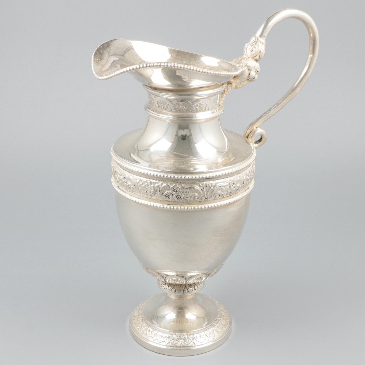 Schenkkan zilver.